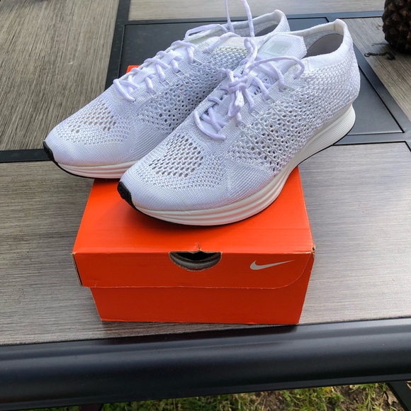 nike flyknit racer 8.5